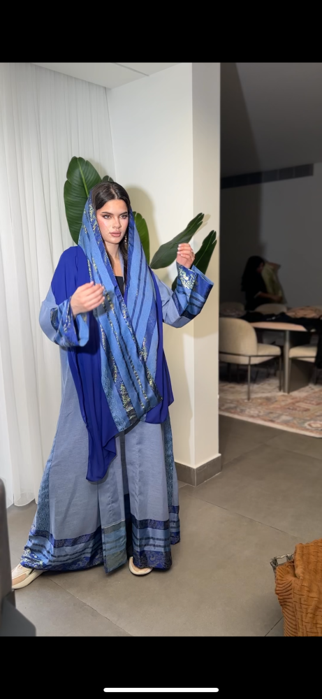 S16