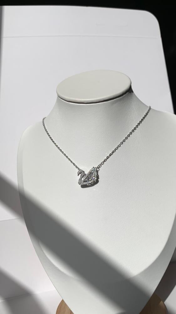 باقة ورد مع اكسسوار سوارفسكي