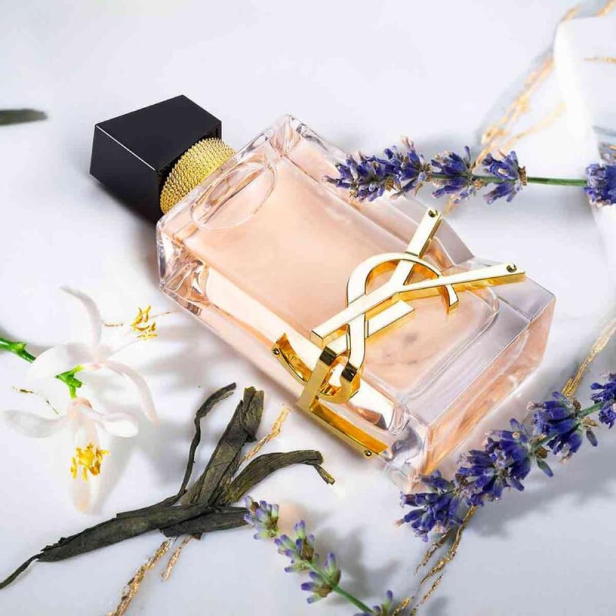 عطر إيف سان لوران ليبر أو دو تواليت للنساء 90 مل