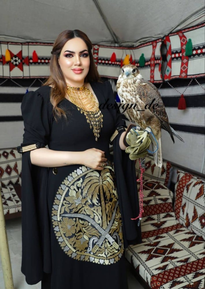 فستان سفرة الملك سعود - الاعلامية إيمان الرجب