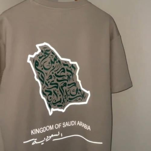 تيشيرت اليوم الوطني مضيئ خريطة السعودية
