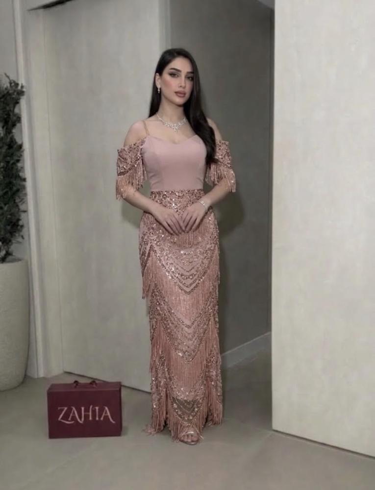 فستان سهرة باربي مع هدب خرز