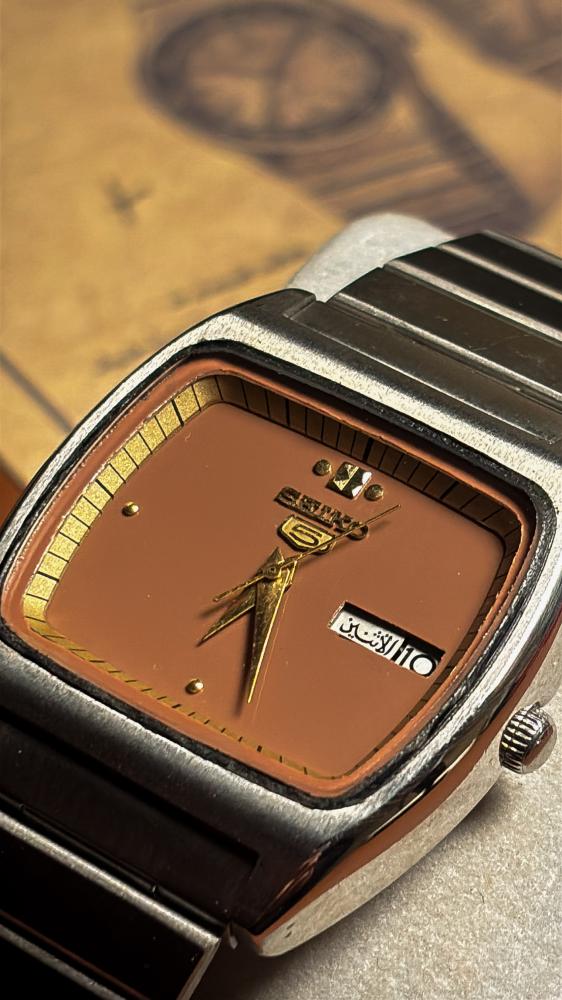 Seiko 5 | بني