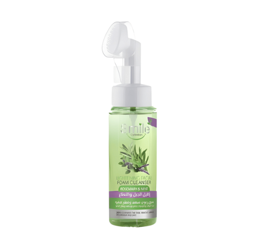 Foaming brightening face wash with vitamin C from Smile Collection - with built-in silicone brush