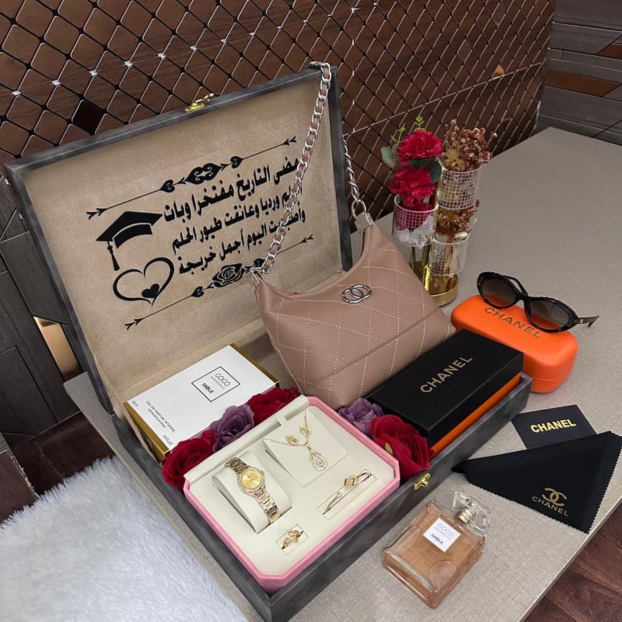 طقم نسائي فخم