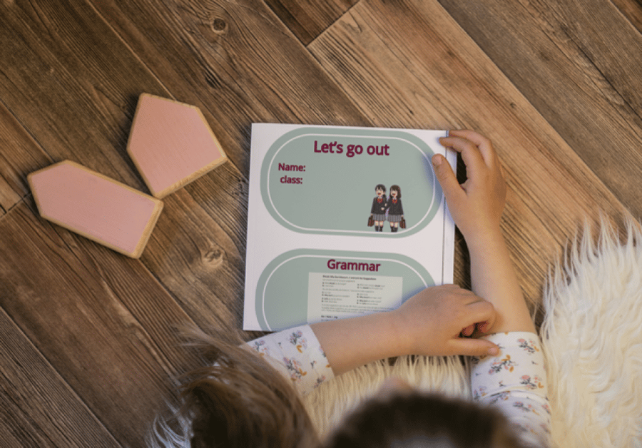 مطويه إنجليزي ثاني متوسط الوحدة الأولى الترم الثاني Let’s go out