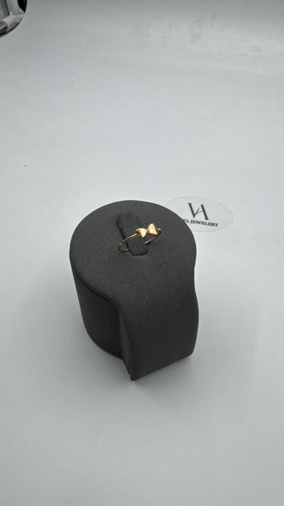 18 karat gold ring
