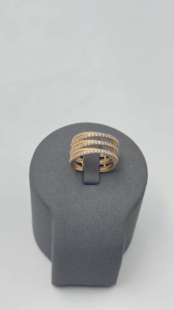 18 karat gold ring