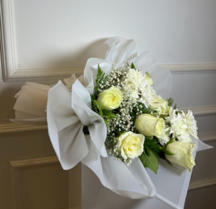 Noble Bouquet of Flowers