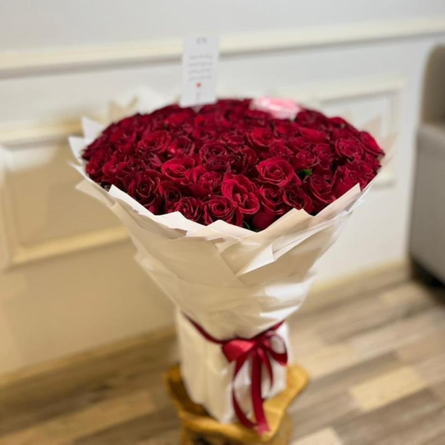 الباقة الحمراء الملكية