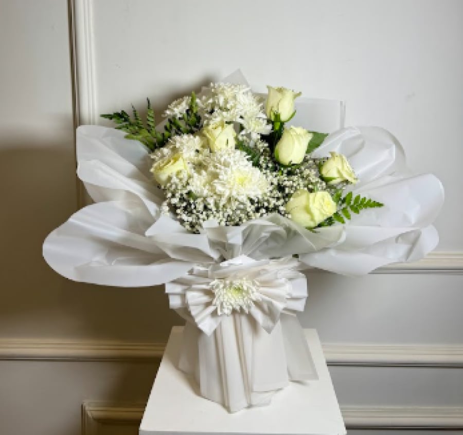 Noble Bouquet of Flowers