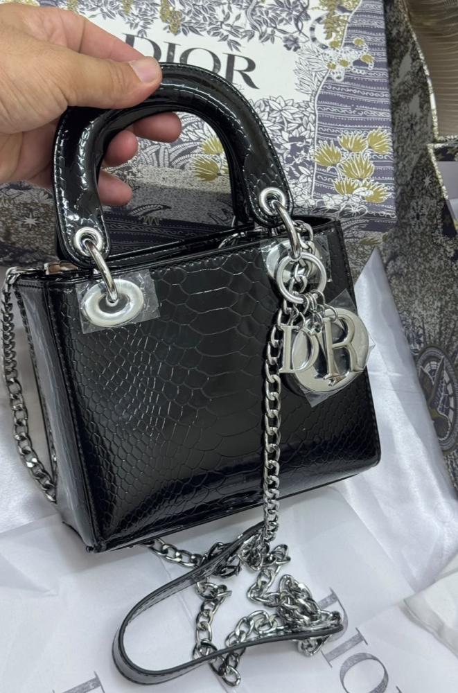 شنطة ديور