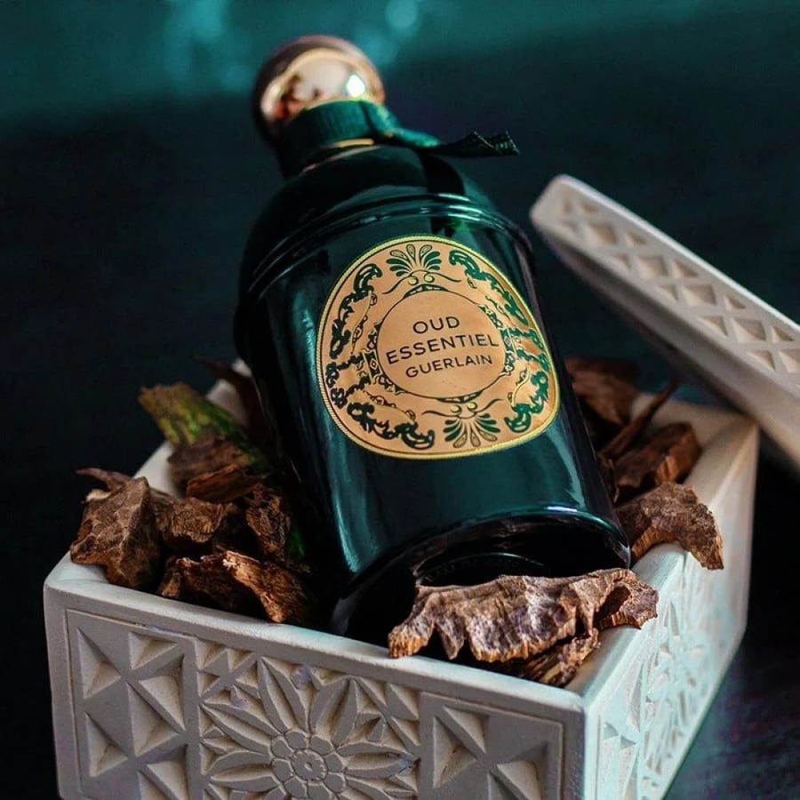 عطر عود اسانسييل من غيرلان للجنسين او دو بارفان 125 مل