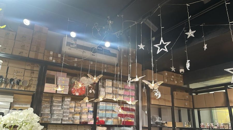 Decorative lighting with butterflies