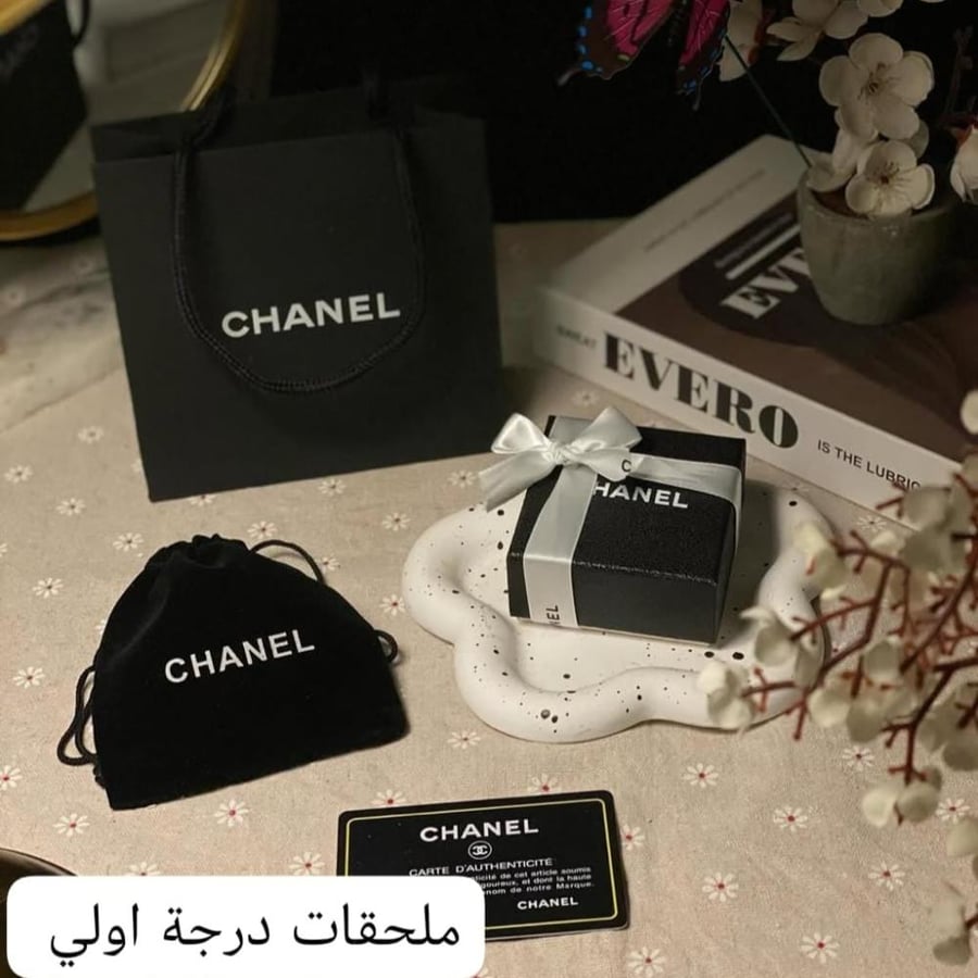 سلسال شانيل ذهبي