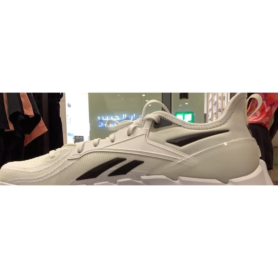 Reebok Zig Kinetica 3 men s running shoe White black White grey yellow