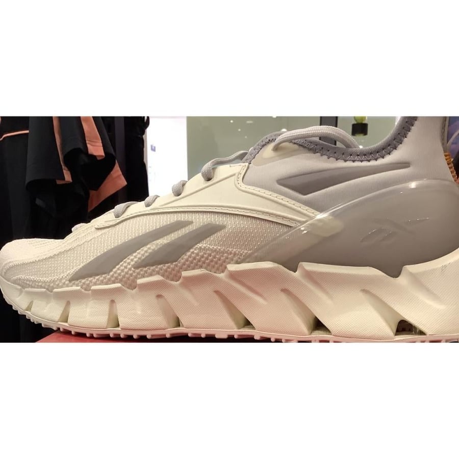 Reebok Zig Kinetica 3 men s running shoe White grey