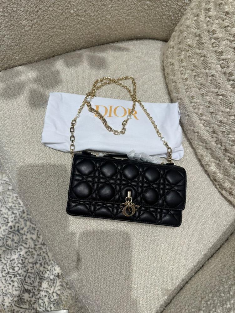شنطة ديور