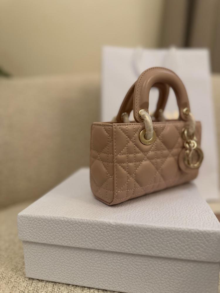 شنطة ديور