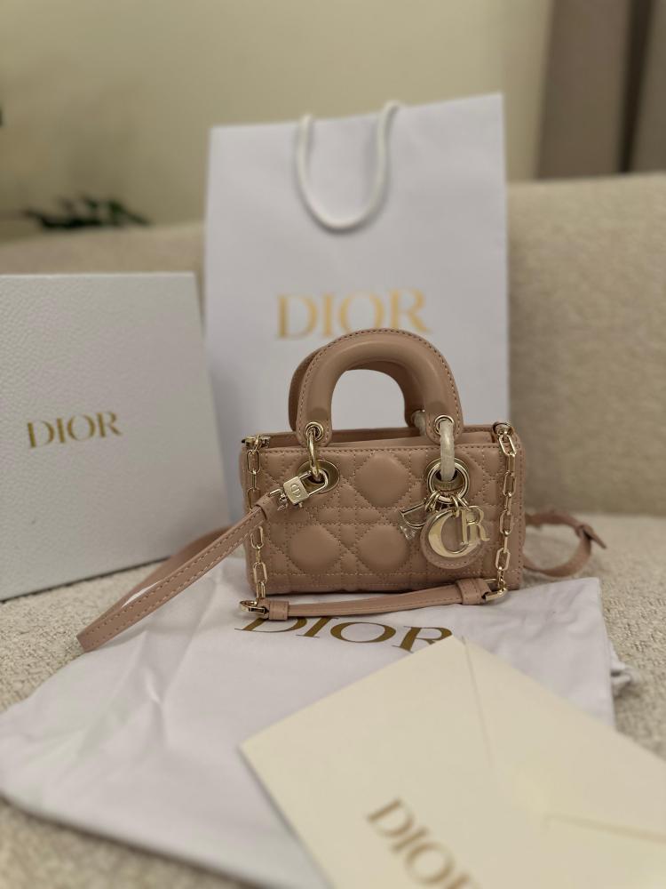 شنطة ديور