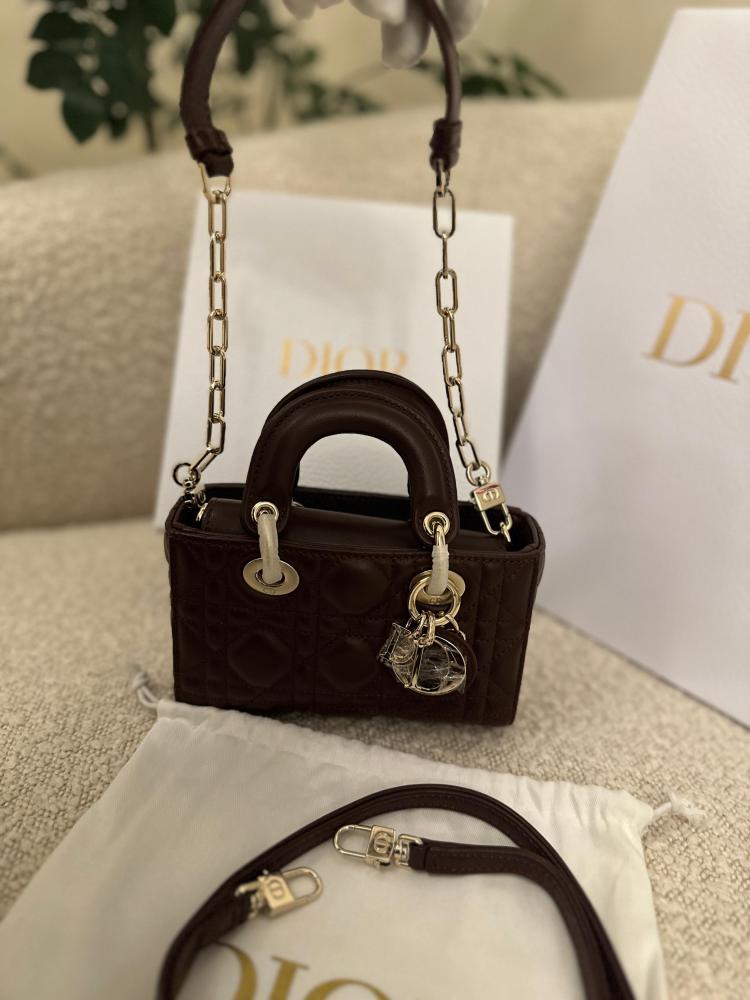 شنطة ديور