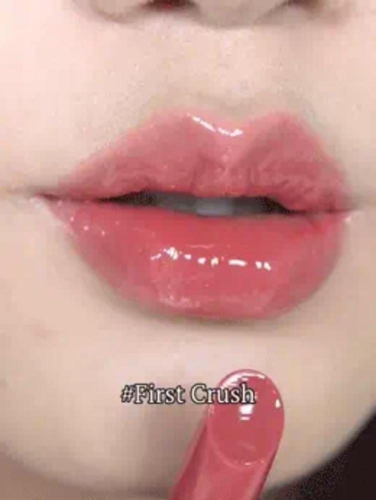 شجلام مرطب معالج للشفاه First Crush