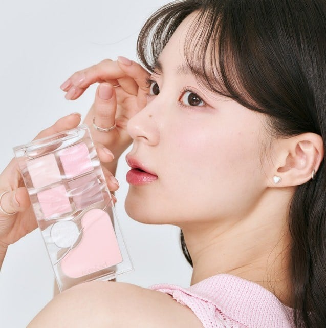 Romand BARE LAYER PALETTE 02 STRAWB