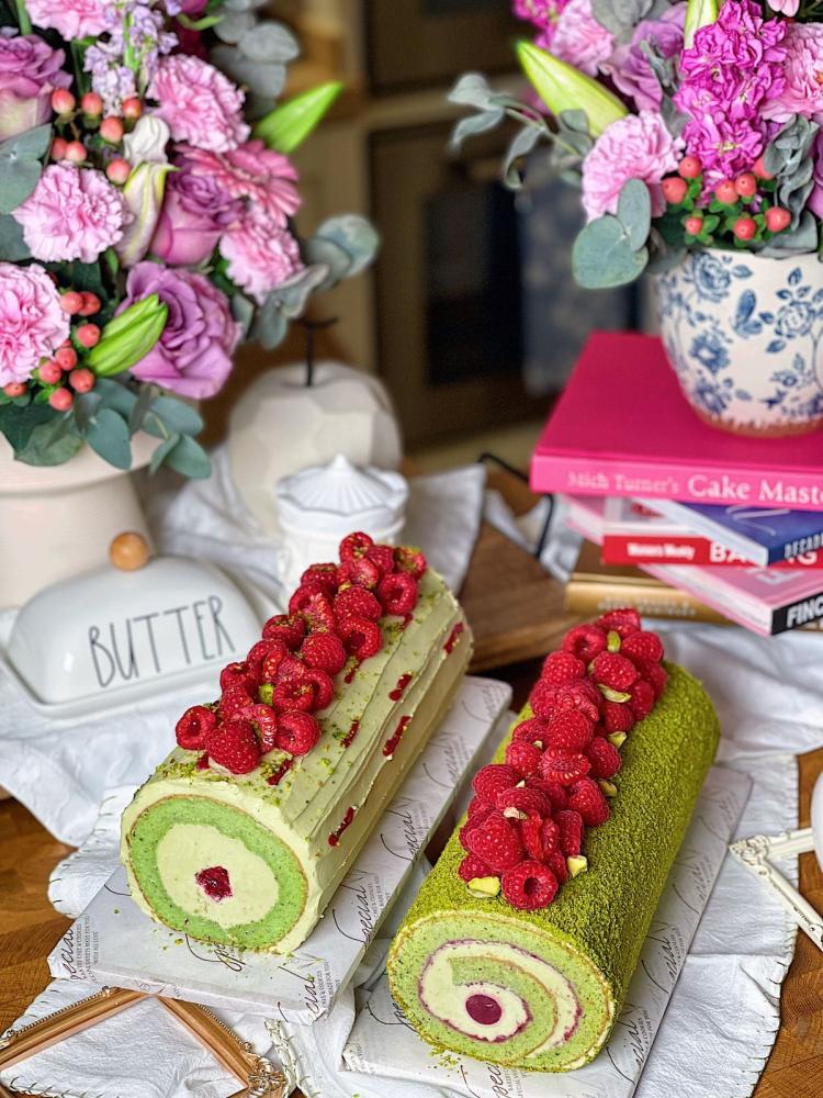 - دورة السويس رول الأنيق Elegant Swiss Roll Cake’s .