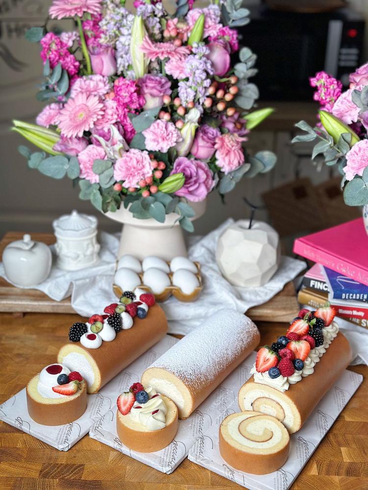 - دورة السويس رول الأنيق Elegant Swiss Roll Cake’s .