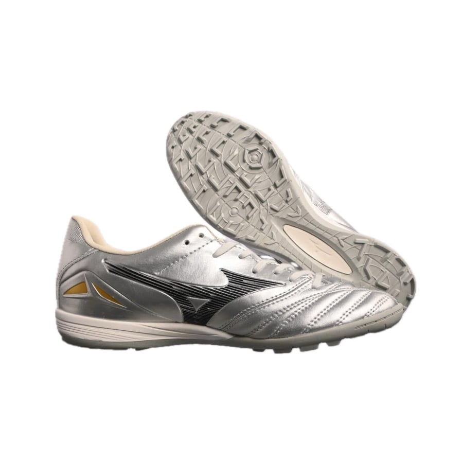 جزمة كرة قدم  Mizuno
