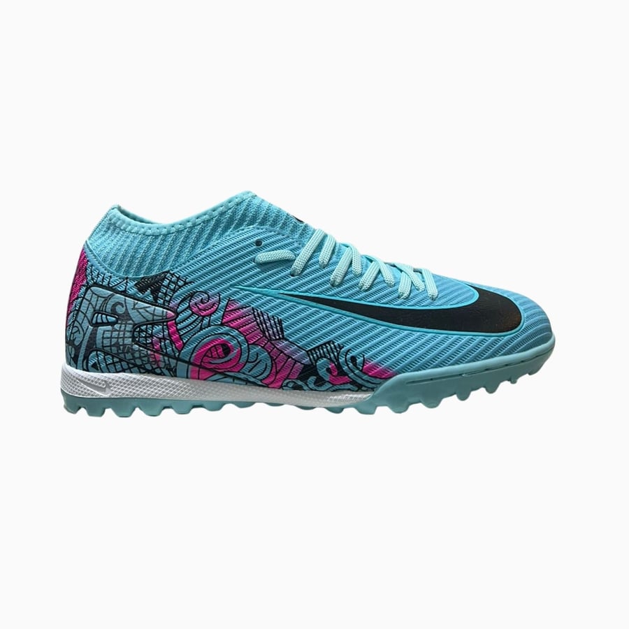 جزمة كرة قدم Nike