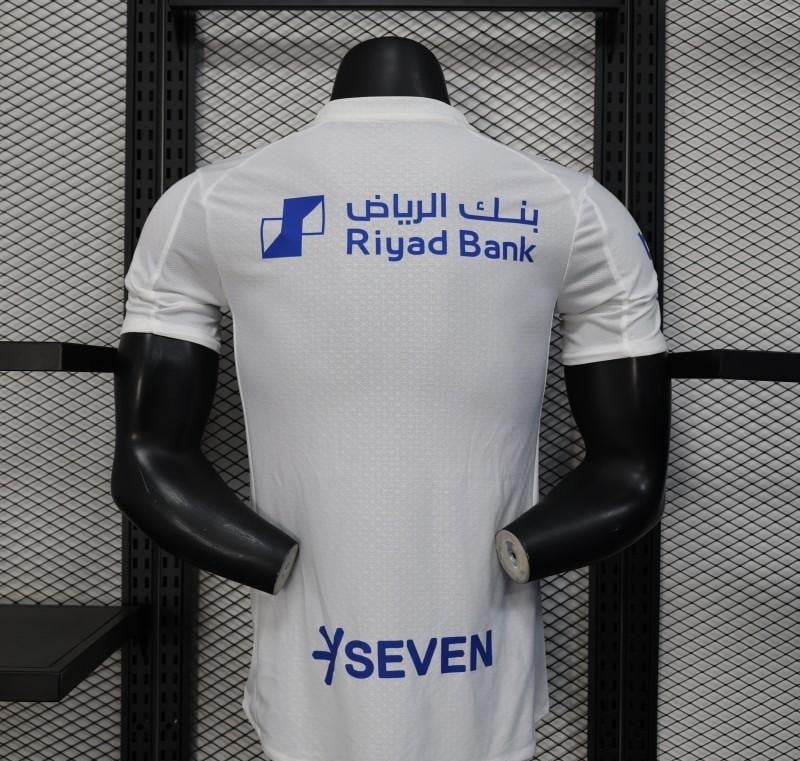 قميص الأبيض الاحتياطي 2025/2026