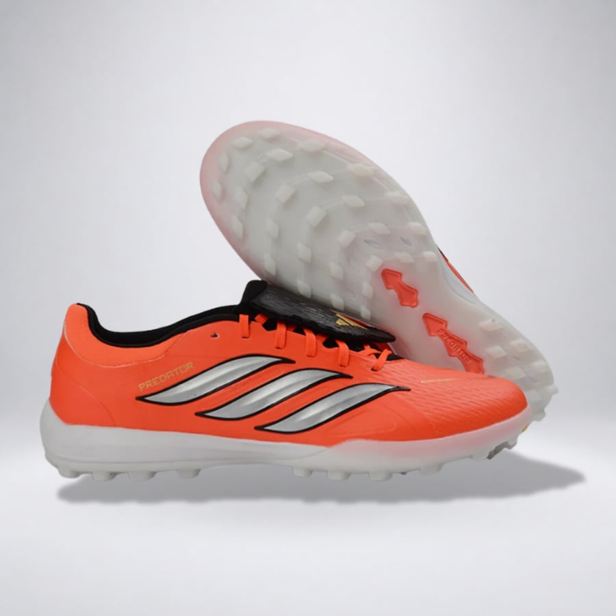 جزمة كرة قدم Adidas Predator