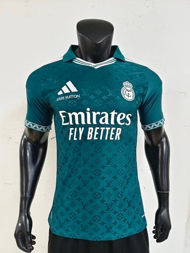 تيشيرت ريال مدريد 2027