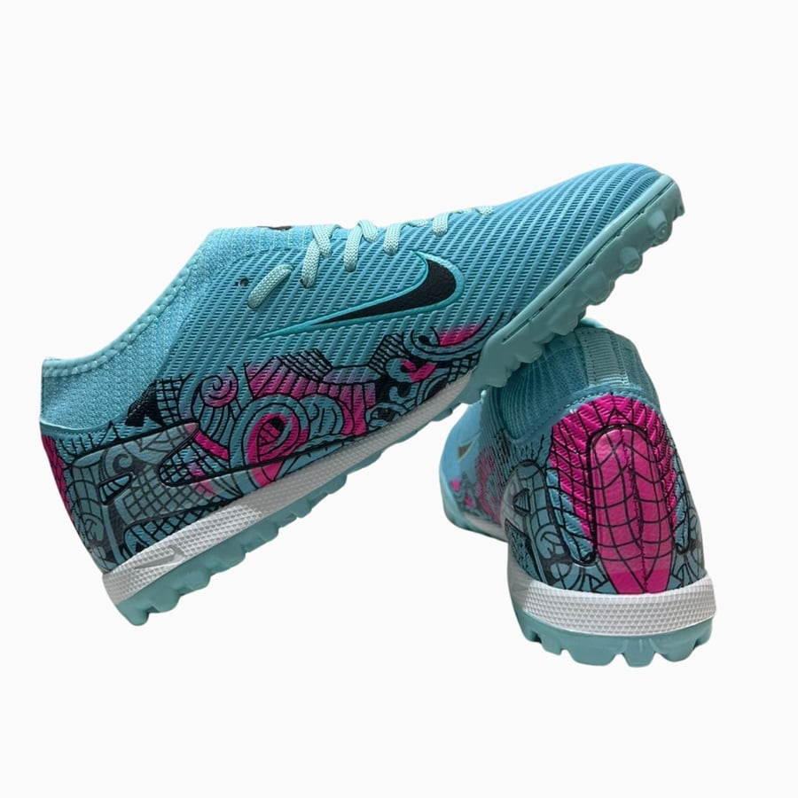 جزمة كرة قدم Nike