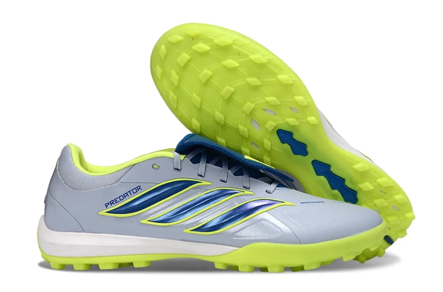 جزمة كرة قدم Adidas Predator