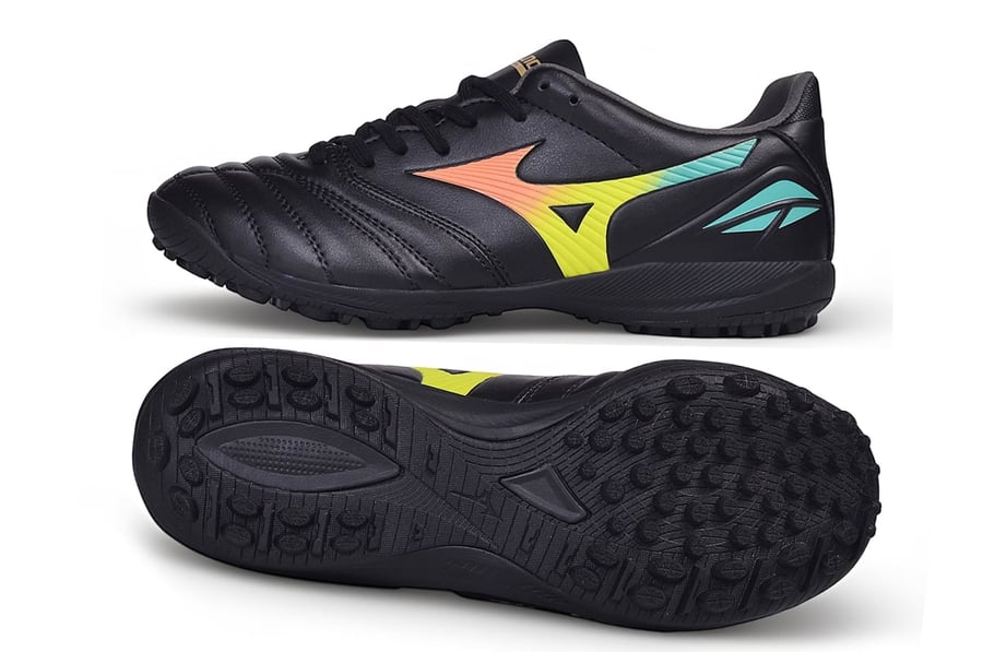 جزمة كرة قدم Mizuno