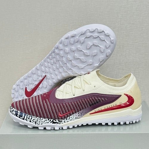 جزمة كرة قدم Nike Phantom