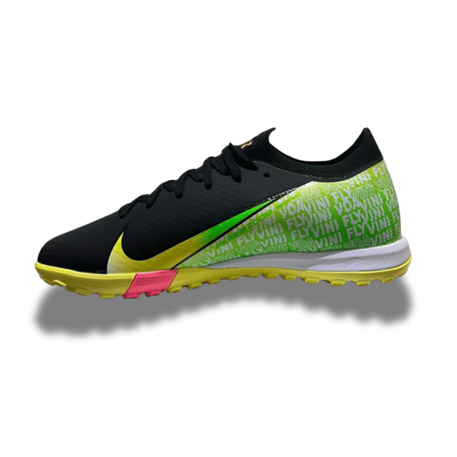 جزمة كرة قدم Nike
