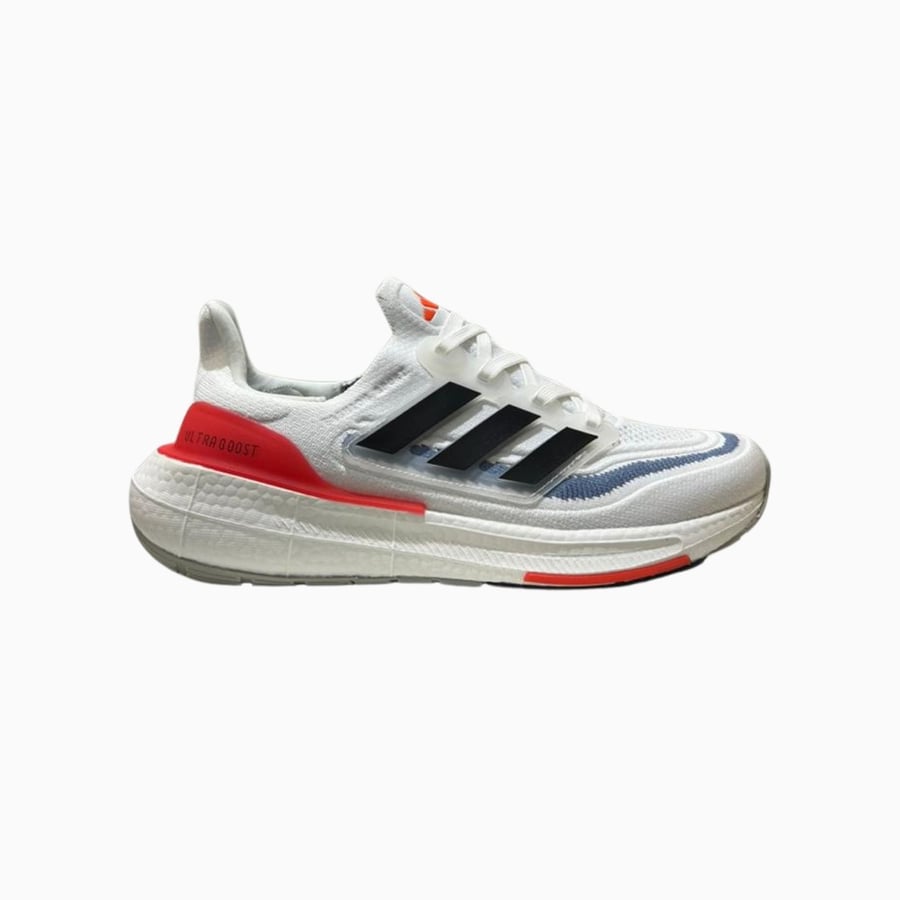 حذاء رياضي Adidas