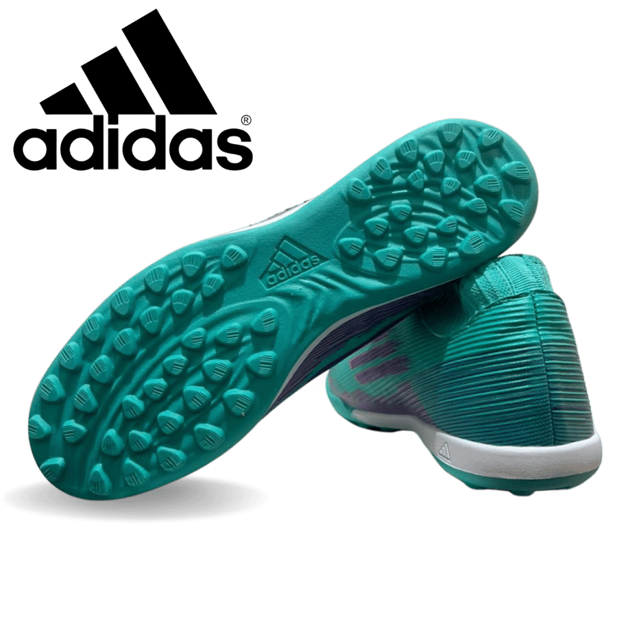 جزمة كرة قدم Adidas