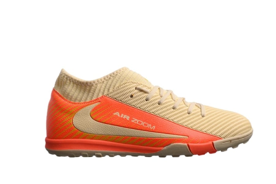 جزمة كرة قدم Nike