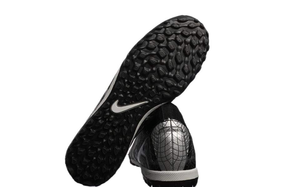 جزمة كرة قدم Nike