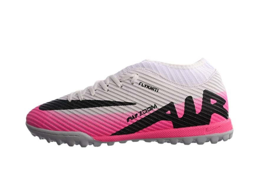 جزمة كرة قدم Nike