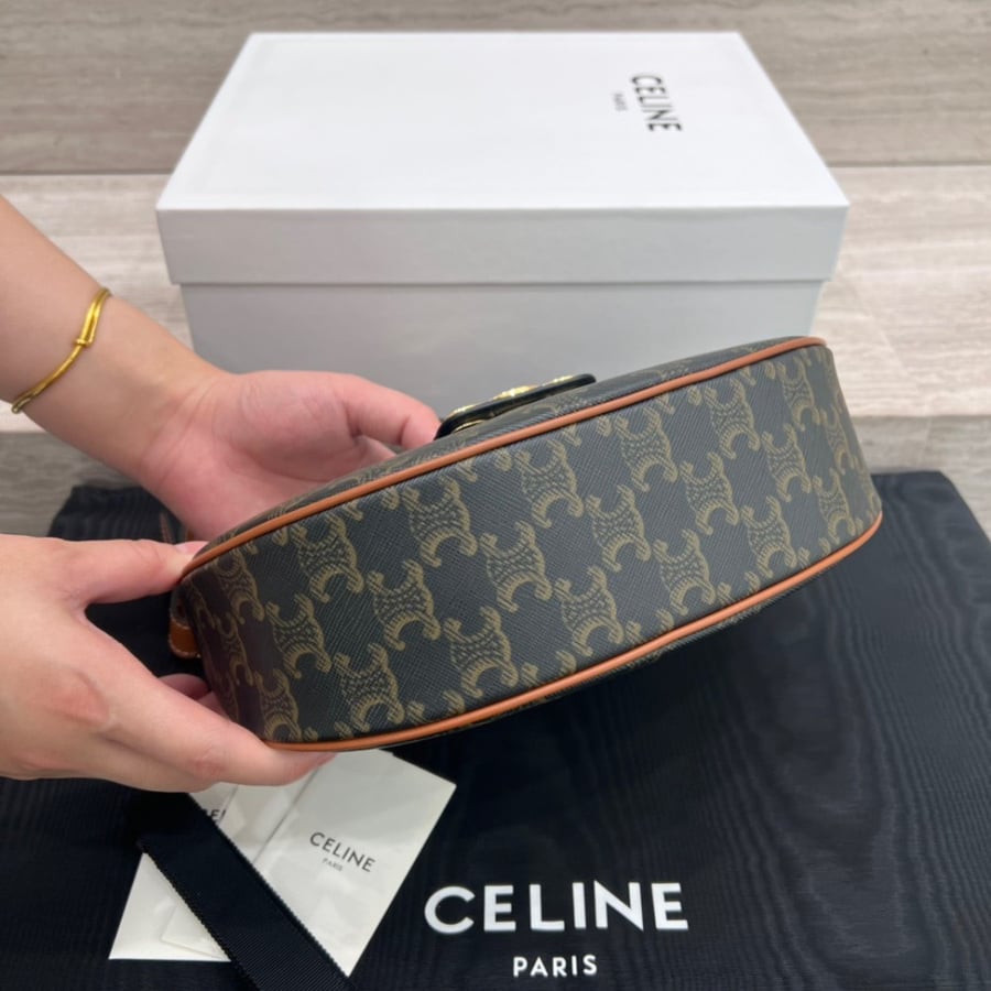 Celine 23cm