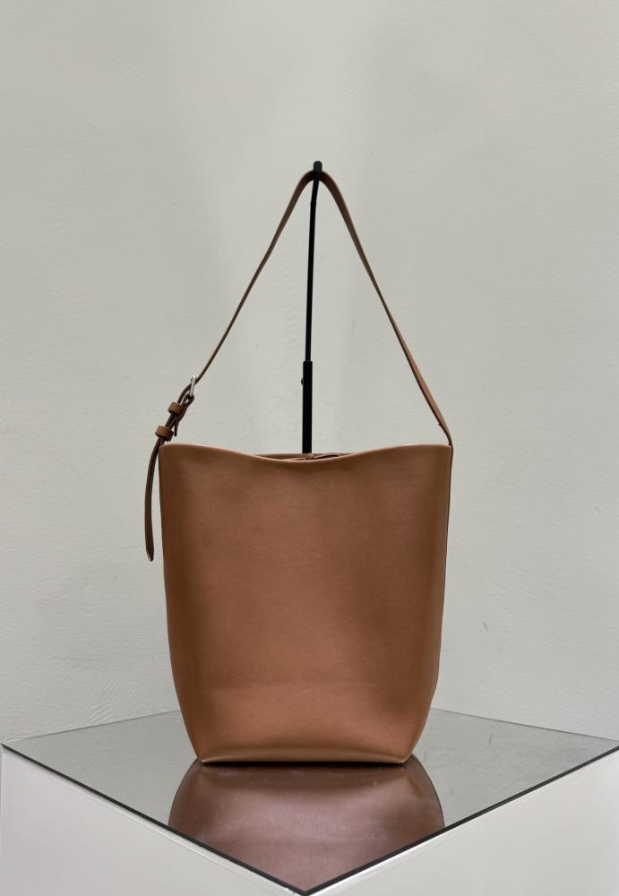 17x15.5x28.5cm