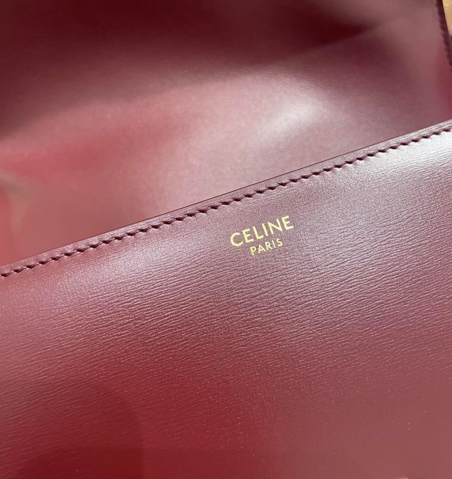 Size :  22.5x16.5x7.5 cm