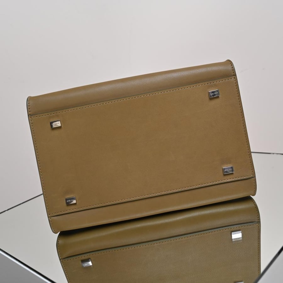 Margaux 10 25.5x18x19cm