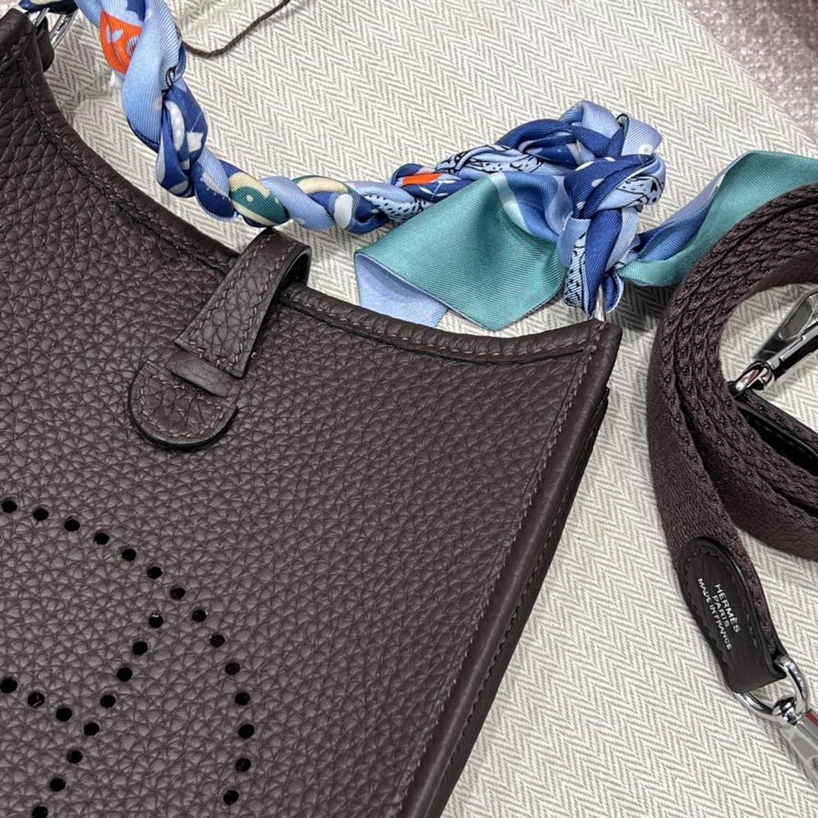 Evelyne 16cm