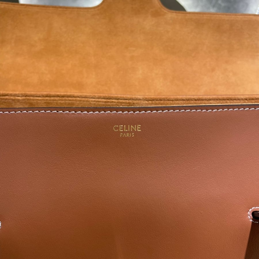 Size 32x24x15cm